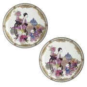 A PAIR OF CHINESE EXPORT FAMILLE-ROSE EGGSHELL SAUCER DISHES