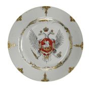 A CHINESE EXPORT ARMORIAL PLATE
CIRCA 1770-75
