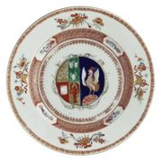 A CHINESE EXPORT ARMORIAL PLATE
CIRCA 1725-30
