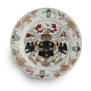 A CHINESE EXPORT ARMORIAL LARGE PLATE